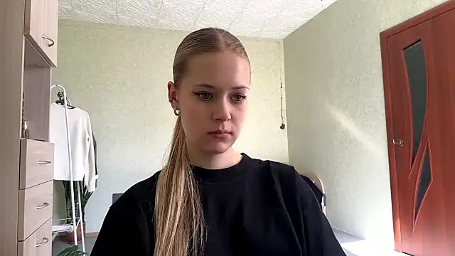 ZaidaSchwarten online show from 24, 4, 2026