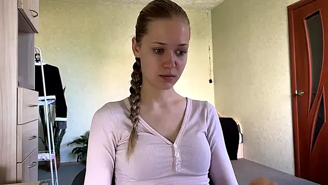 Snapshot of ZaidaSchwarten chatting on 27, 5, 2026 ZaidaSchwarten online show from 27, 5, 2026