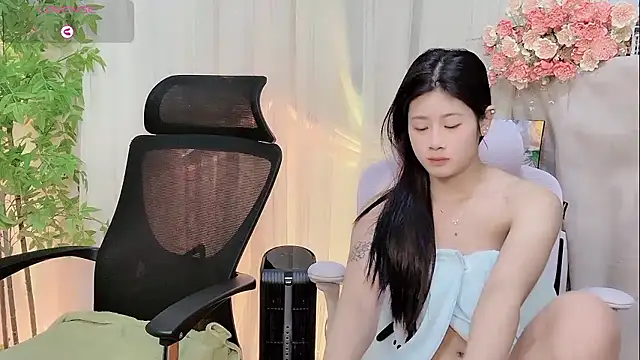 Yvonne-07 online show from 11, 1, 2026