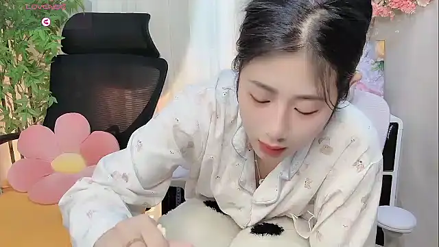 Yvonne-07 online show from 28, 2, 2026