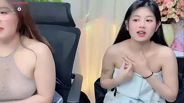 Yvonne-07 online show from 14, 12, 2025