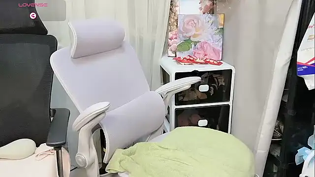 Yvonne-07 online show from 14, 3, 2026