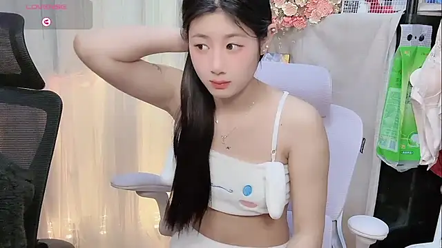 Yvonne-07 online show from 12, 1, 2026