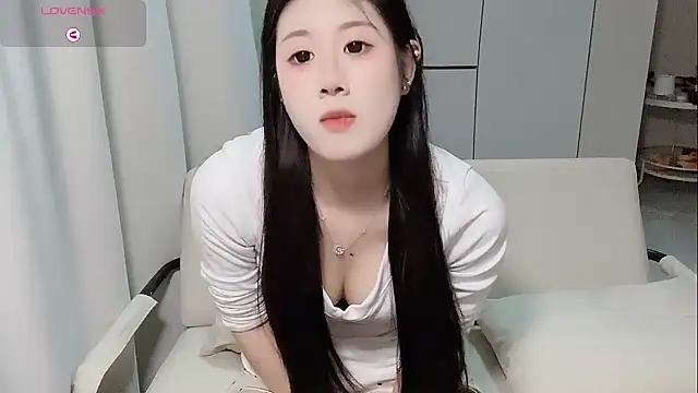 Yvonne-07 online show from 21, 4, 2026