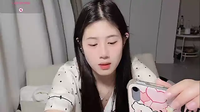 Yvonne-07 online show from 26, 4, 2026