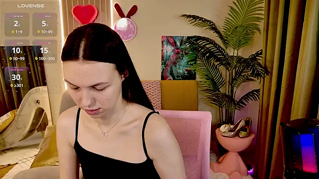 MaxinCarroll online show from 9, 4, 2026