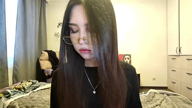 Qwami Amie online show from 22, 2, 2026