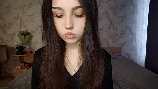 Qwami Amie online show from 21, 4, 2026