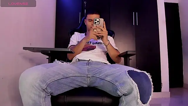 Liam Mateo online show from 25, 4, 2026