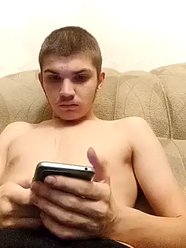 Snapshot of BradPierce chatting on 17, 12, 2025 BradPierce online show from 17, 12, 2025