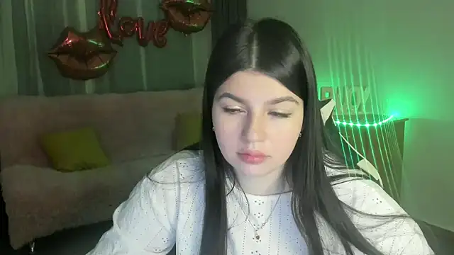 KisaModel online show from 21, 4, 2026