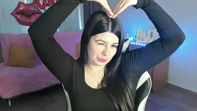 KisaModel online show from 8, 5, 2026