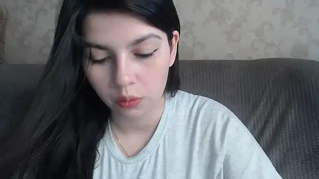 Snapshot of KisaModel chatting on 4, 7, 2026 KisaModel online show from 4, 7, 2026