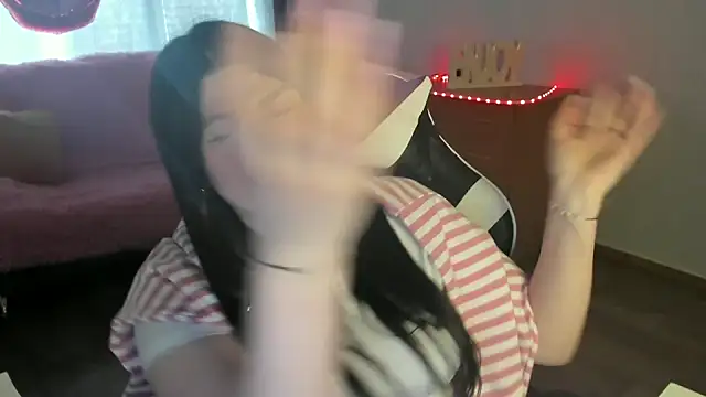 KisaModel online show from 22, 4, 2026