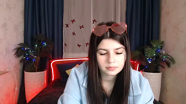 KisaModel online show from 20, 12, 2025