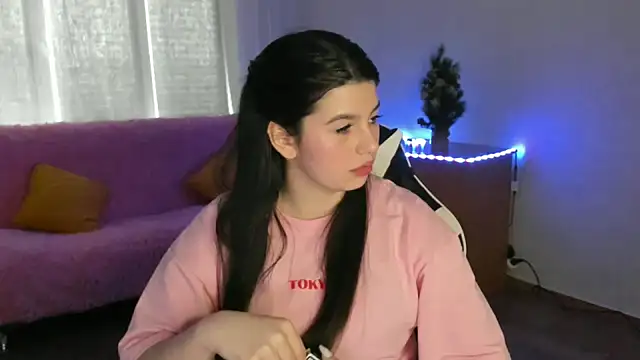 KisaModel online show from 10, 2, 2026