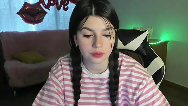 KisaModel online show from 20, 4, 2026