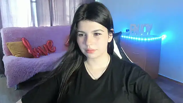 Snapshot of KisaModel chatting on 8, 7, 2026 KisaModel online show from 8, 7, 2026