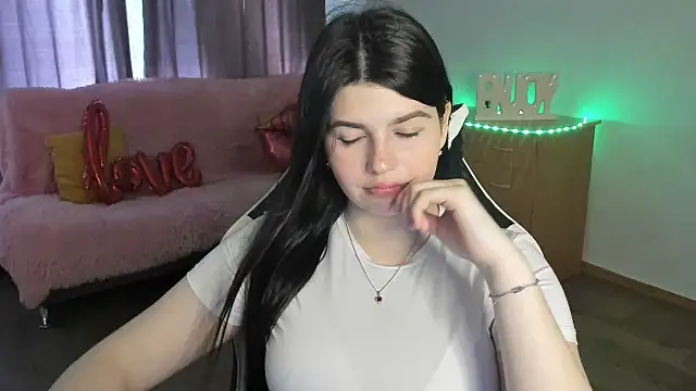 Snapshot of KisaModel chatting on 16, 6, 2026 KisaModel online show from 16, 6, 2026