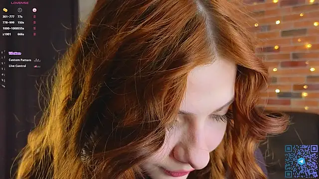 VelvetZephra online show from 15, 4, 2026