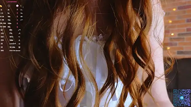 VelvetZephra online show from 2, 4, 2026