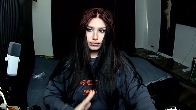 Nicole Pars online show from 17, 3, 2026