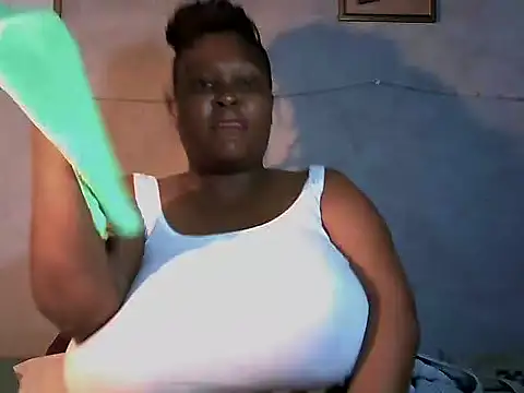 Snapshot of sweetmilkylady chatting on 11, 6, 2026 sweetmilkylady online show from 11, 6, 2026