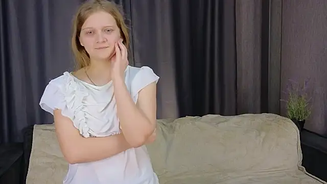 HazeElariel online show from 20, 3, 2026