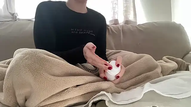 ijustturned18today online show from 20, 4, 2026