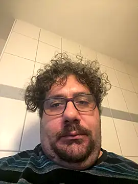 Snapshot of P0rco89 chatting on 15, 12, 2025 P0rco89 online show from 15, 12, 2025