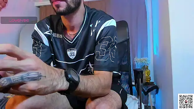  YOURHERO online show from 15, 4, 2026