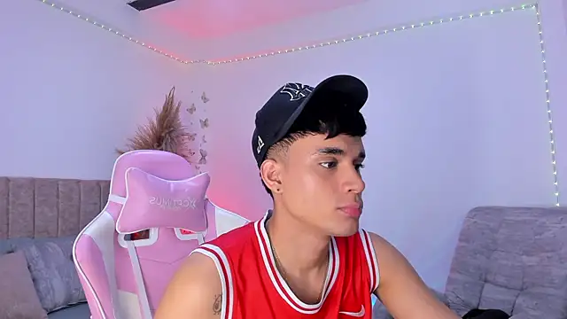 Snapshot of Michael_Jordan_zz chatting on 21, 7, 2026 Michael Jordan zz online show from 21, 7, 2026