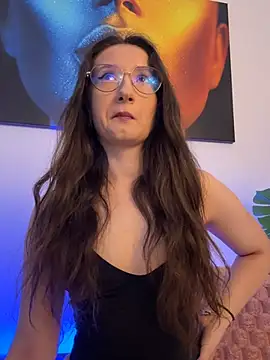 TheaMalekoo online show from 10, 7, 2026