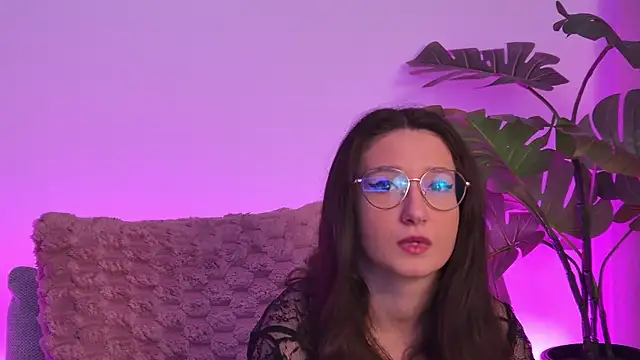 TheaMalekoo online show from 16, 4, 2026