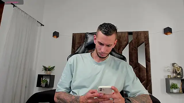 Snapshot of J_king__ chatting on 29, 4, 2026 J king online show from 29, 4, 2026
