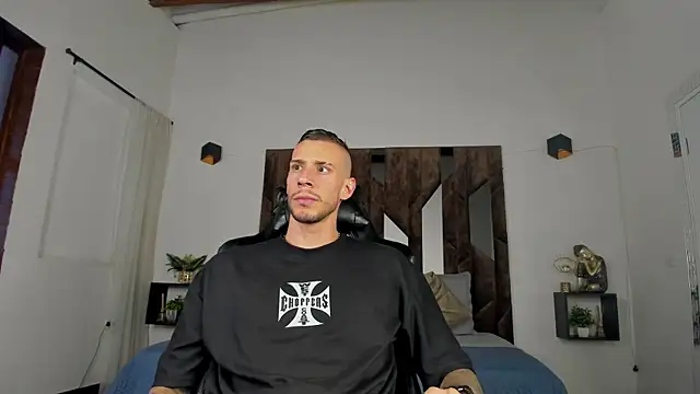 Snapshot of J_king__ chatting on 7, 5, 2026 J king online show from 7, 5, 2026