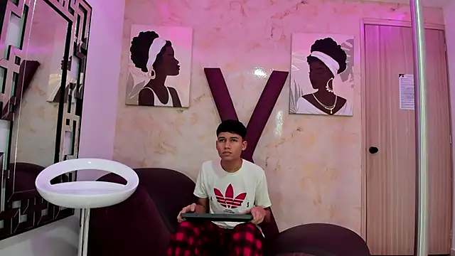 HORNY PRETTY online show from 21, 12, 2025