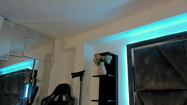 Snapshot of Maya_Storm_ chatting on 6, 6, 2026 Maya Storm online show from 6, 6, 2026
