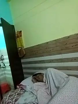 xoupleaura online show from 13, 4, 2026