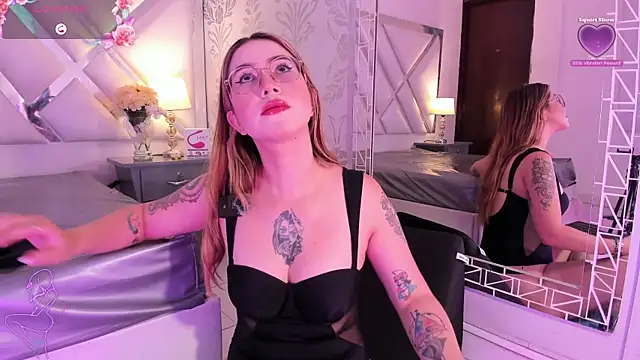 Annyhathatway online show from 3, 4, 2026