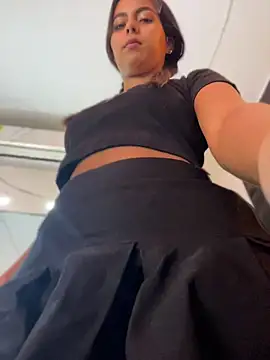 Snapshot of Valeria-escobar chatting on 25, 4, 2026 Valeria-escobar online show from 25, 4, 2026