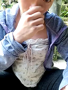 Snapshot of little-effy chatting on 23, 6, 2026 little-effy online show from 23, 6, 2026