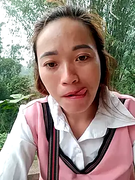 little-effy online show from 5, 4, 2026