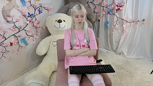 ViollaBloom online show from 12, 1, 2026