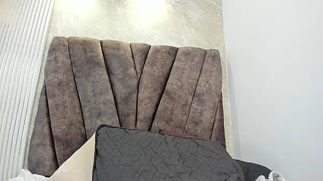  zoe boobs  online show from 5, 1, 2026