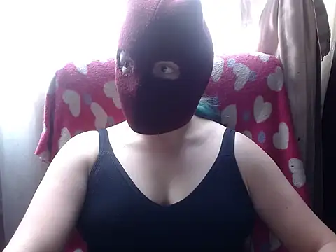 Snapshot of 666maskgirl chatting on 18, 6, 2026 666maskgirl online show from 18, 6, 2026