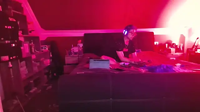 AskAveryAnything online show from 2, 7, 2026