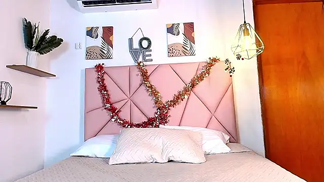 emily burton18 online show from 14, 1, 2026