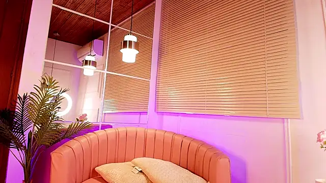 emily burton18 online show from 10, 2, 2026