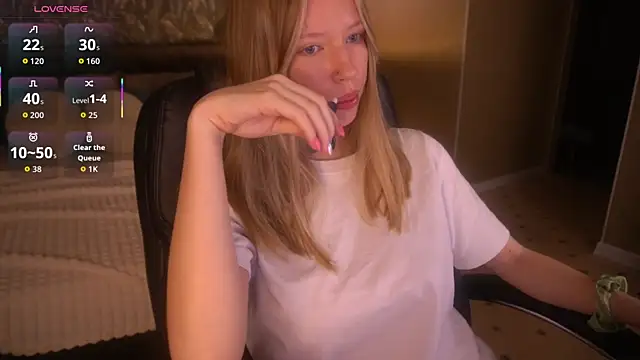 Snapshot of MollyyMayy chatting on 26, 7, 2026 MollyyMayy online show from 26, 7, 2026